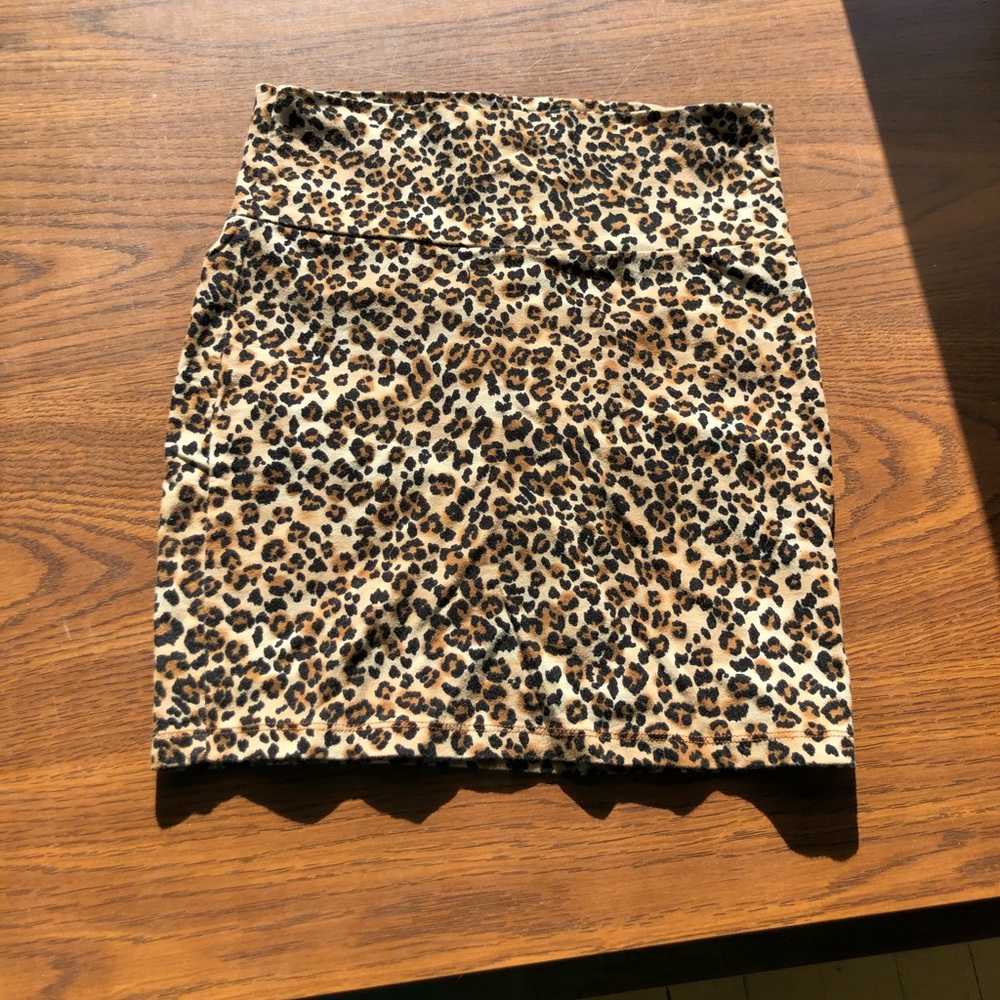 Leopard print mini skirt
